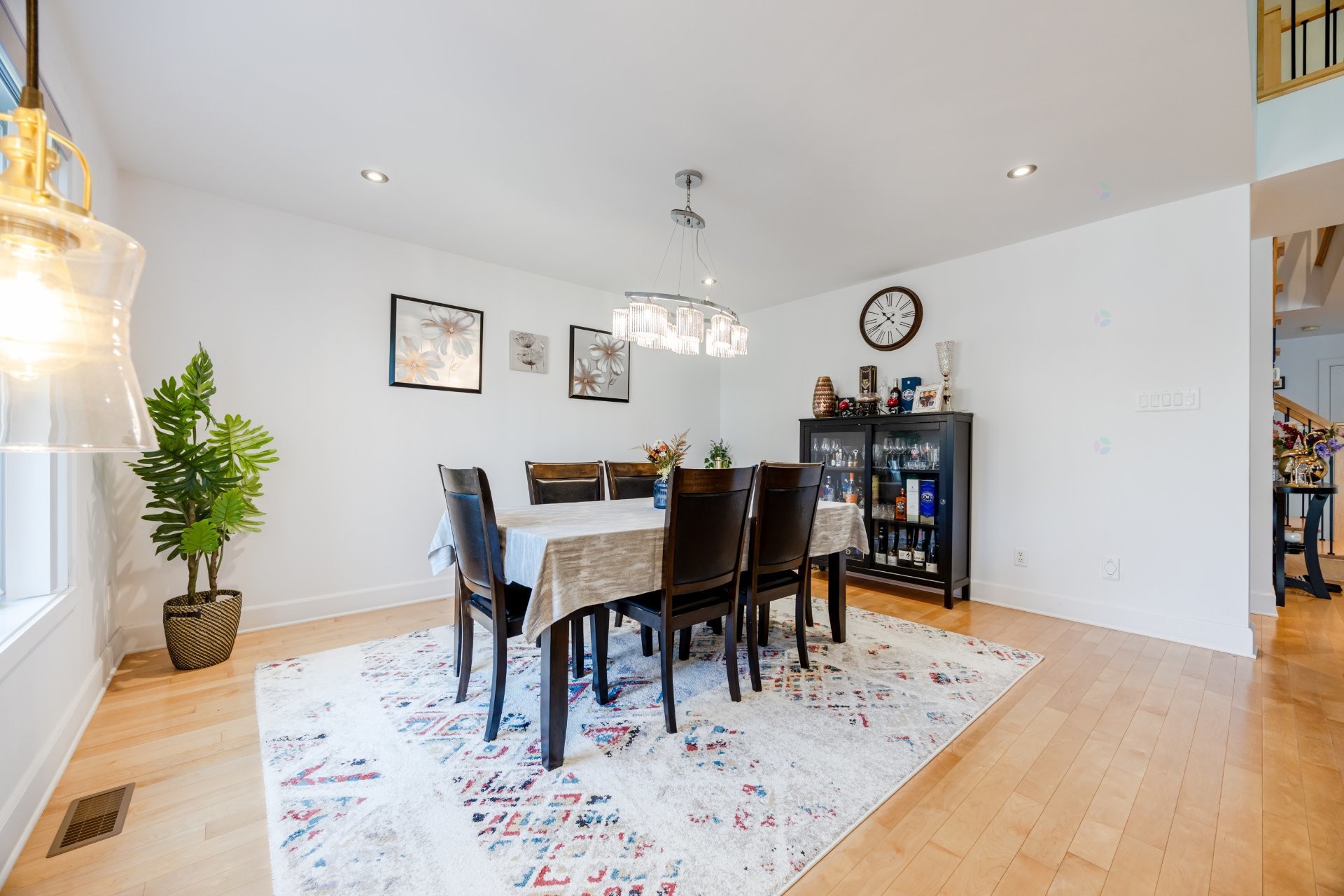 









6255


Rue Cortot

,
Brossard,




QC
J4Z0M2

