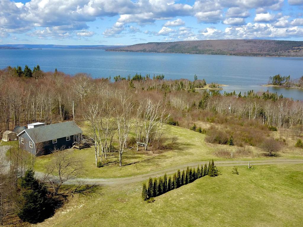












8212 Kempt Head Road

,
Kempt Head,




NS
B1X 1R8

