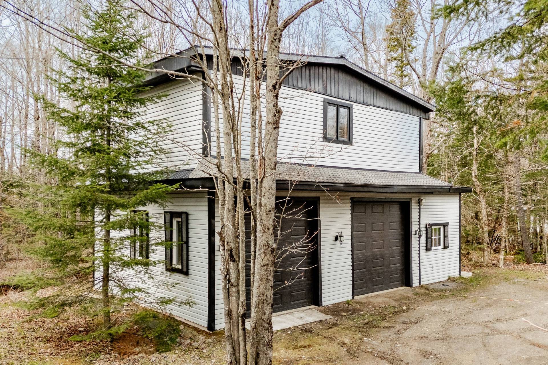 









2185Z


Route 210

,
Newport,







QC
J0B3A0

