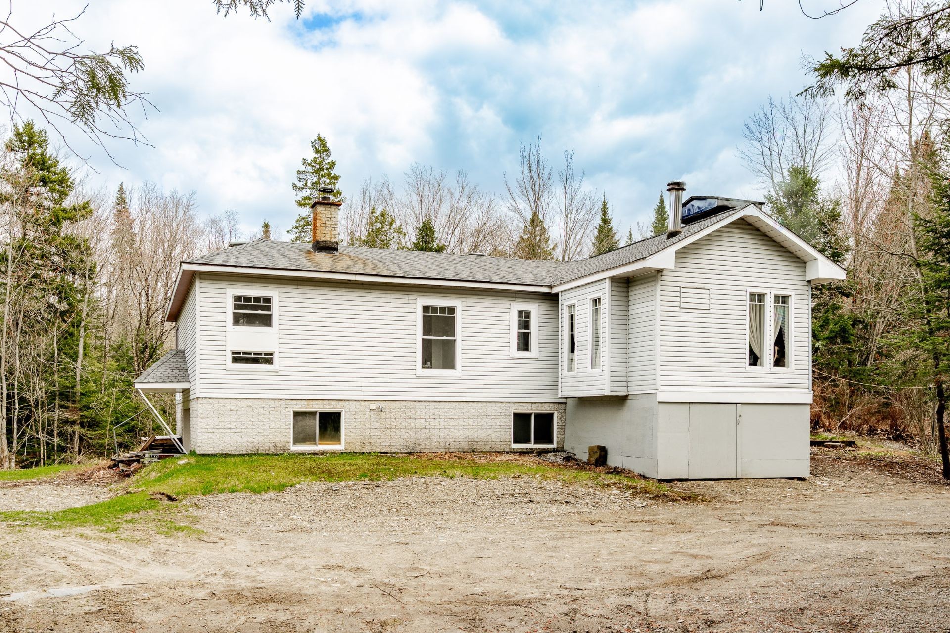 









2185Z


Route 210

,
Newport,







QC
J0B3A0


