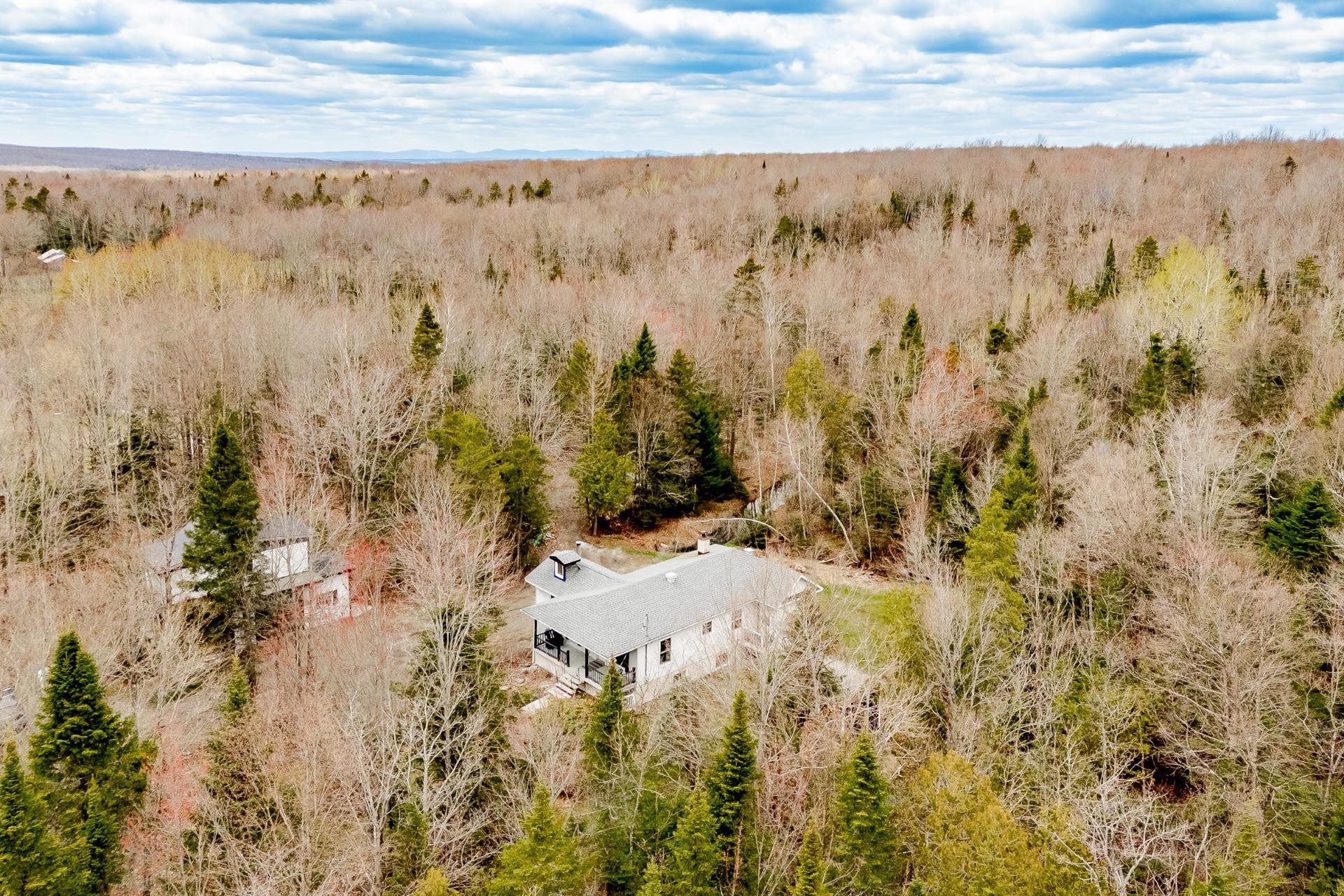 









2185Z


Route 210

,
Newport,







QC
J0B3A0

