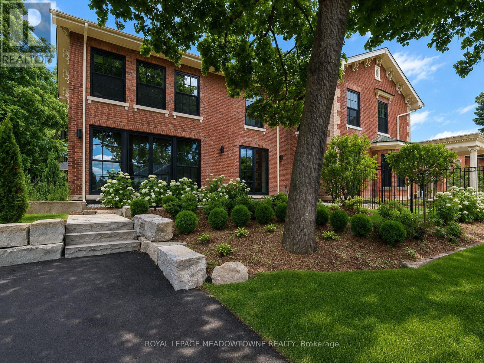 












57 VICTORIA STREET

,
Milton,




Ontario
L9T1S6

