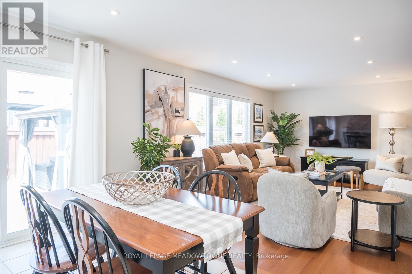 












439 POZBOU CRESCENT

,
Milton,




Ontario
L9T8H8

