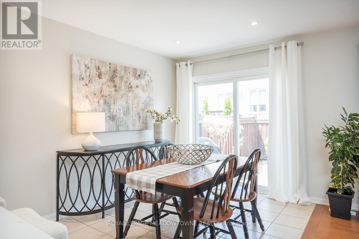 












439 POZBOU CRESCENT

,
Milton,




Ontario
L9T8H8

