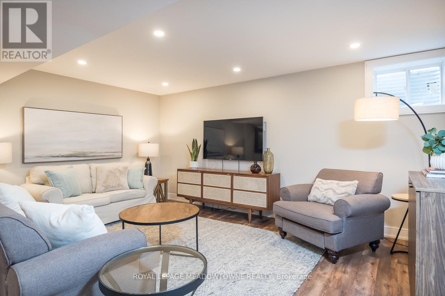 












439 POZBOU CRESCENT

,
Milton,




Ontario
L9T8H8

