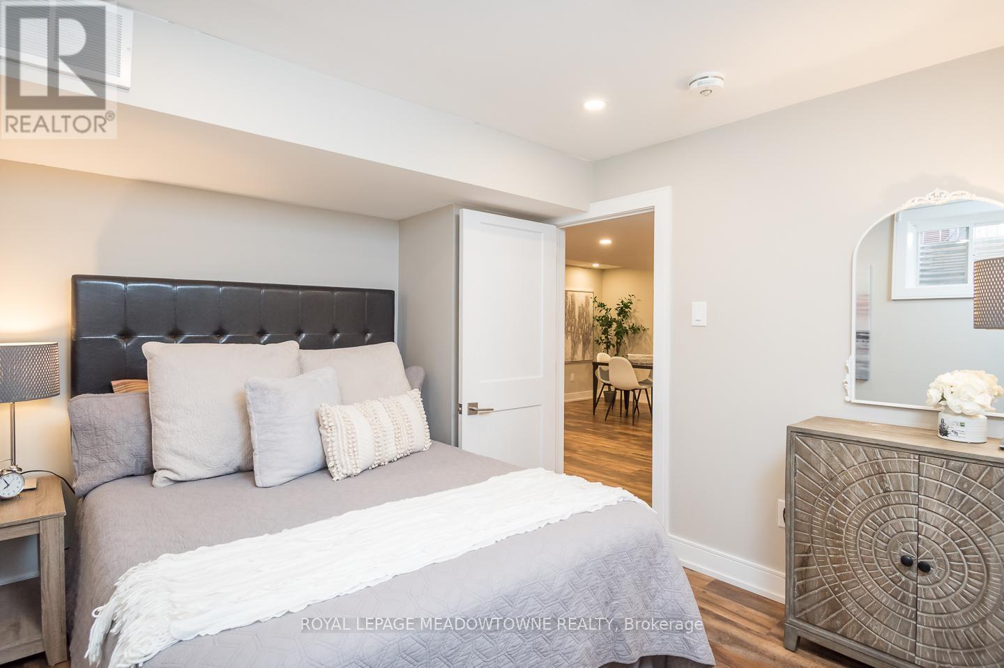 












439 POZBOU CRESCENT

,
Milton,




Ontario
L9T8H8

