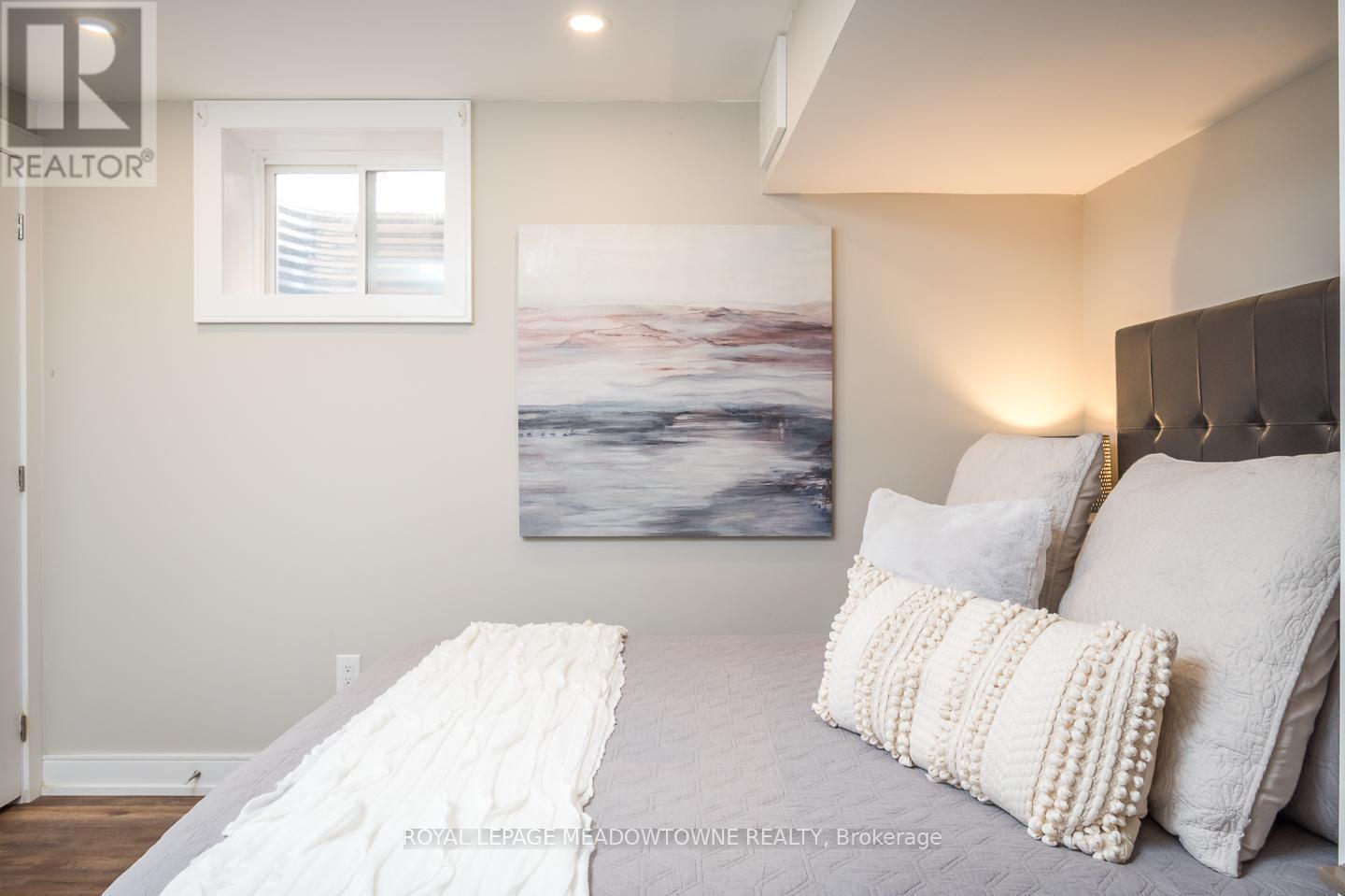 












439 POZBOU CRESCENT

,
Milton,




Ontario
L9T8H8

