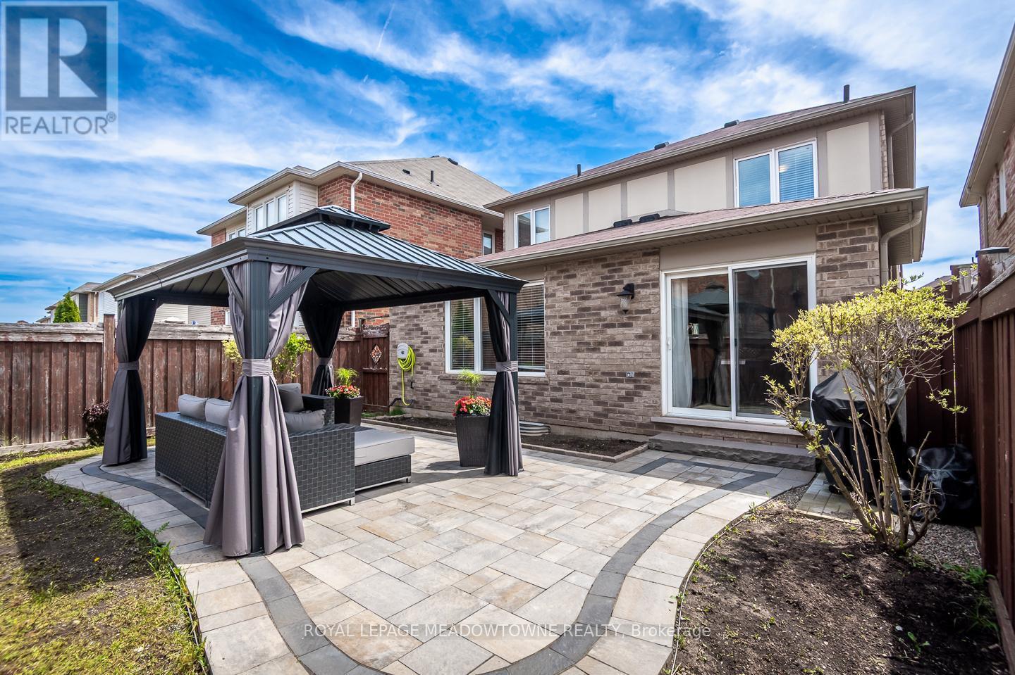 












439 POZBOU CRESCENT

,
Milton,




Ontario
L9T8H8

