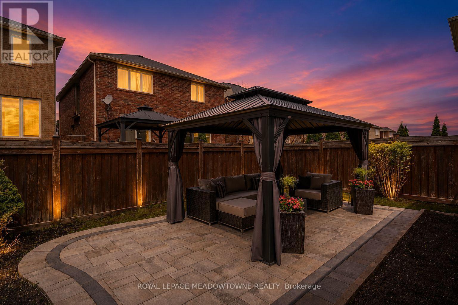 












439 POZBOU CRESCENT

,
Milton,




Ontario
L9T8H8

