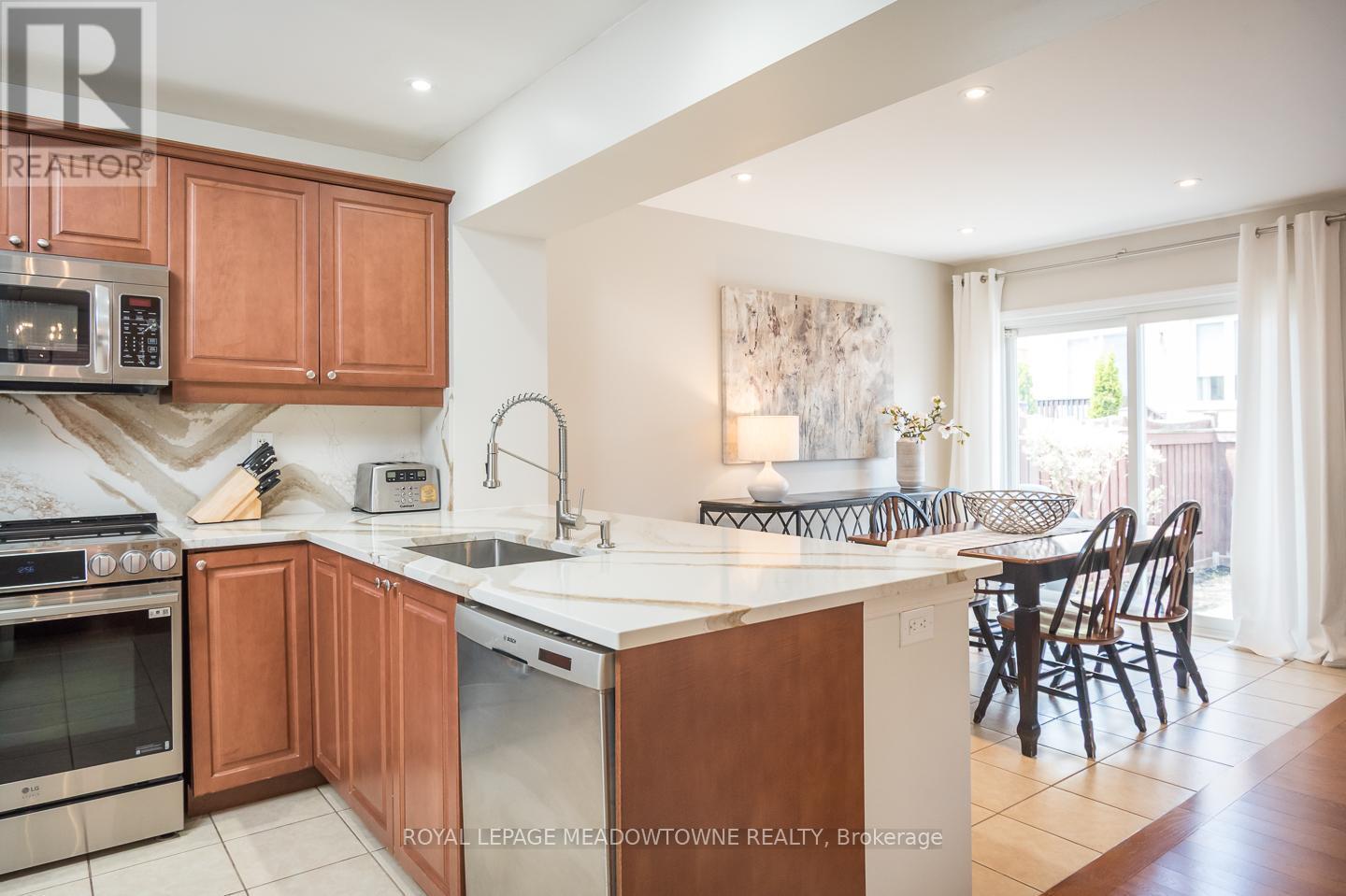 












439 POZBOU CRESCENT

,
Milton,




Ontario
L9T8H8


