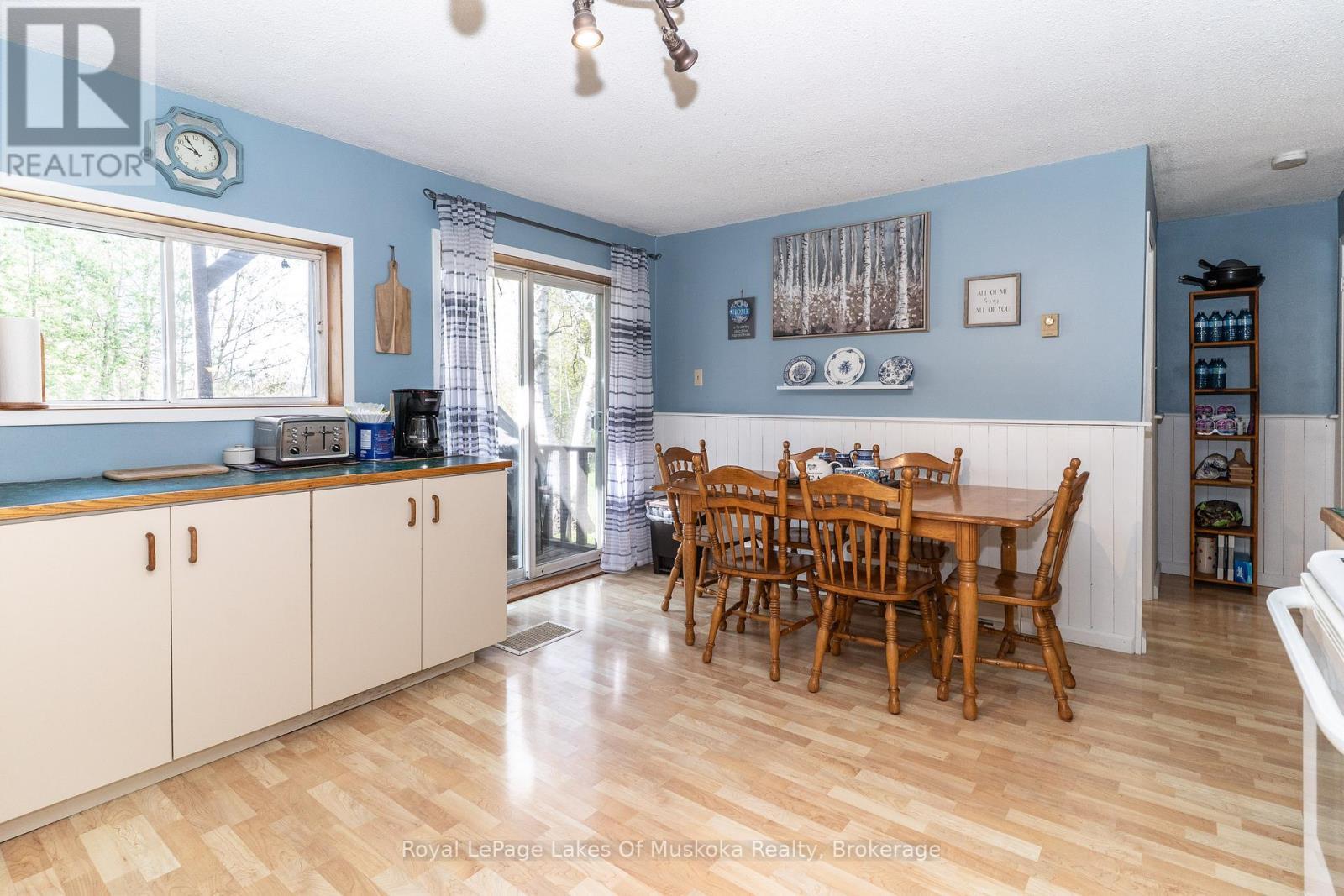 












555 WAGNER STREET

,
Gravenhurst (Muskoka (S)),




Ontario
P1P1E1

