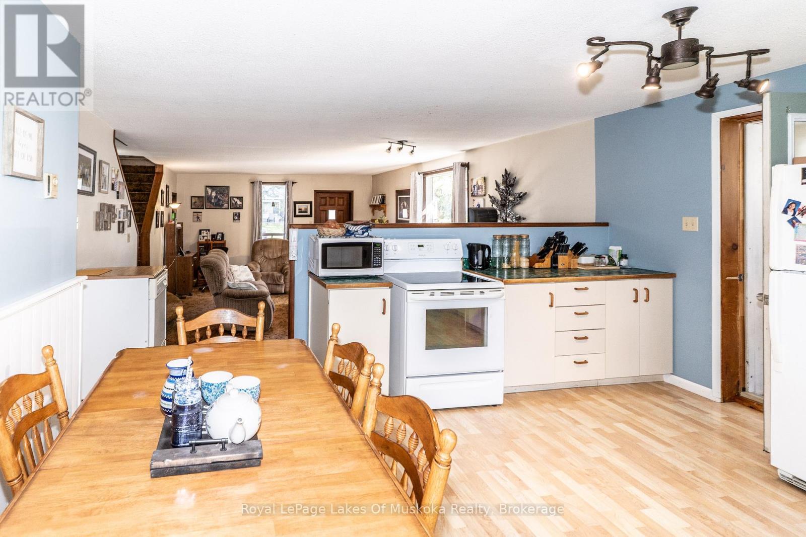 












555 WAGNER STREET

,
Gravenhurst (Muskoka (S)),




Ontario
P1P1E1

