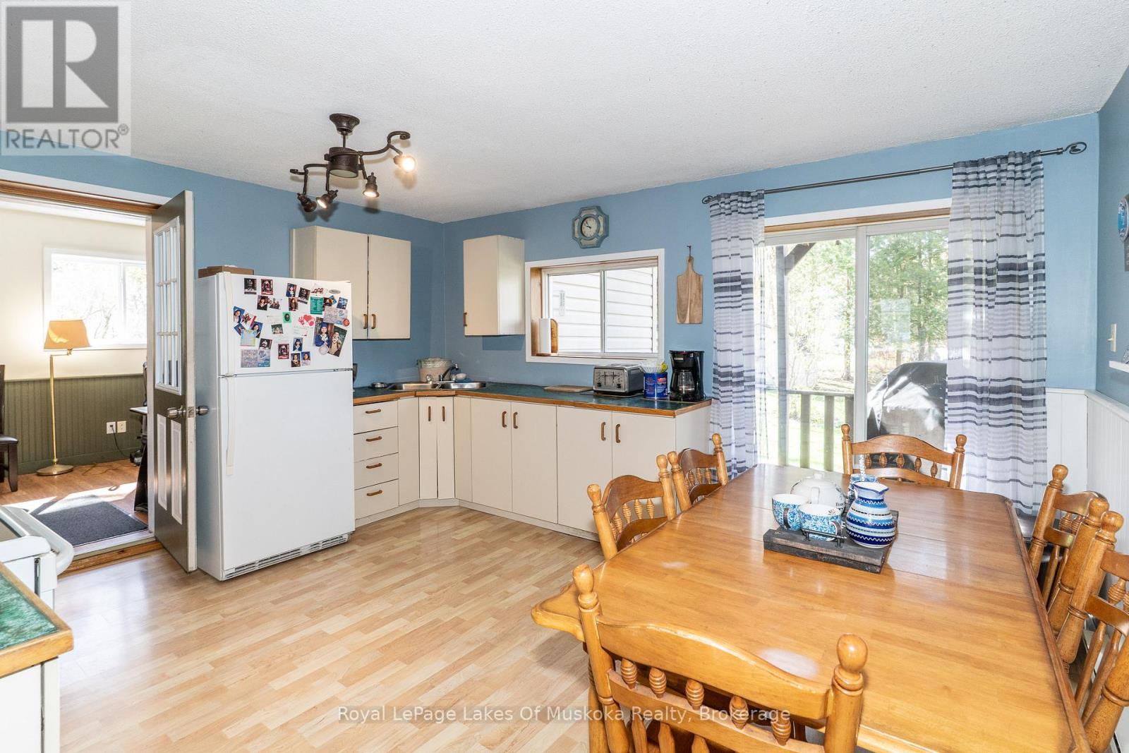 












555 WAGNER STREET

,
Gravenhurst (Muskoka (S)),




Ontario
P1P1E1

