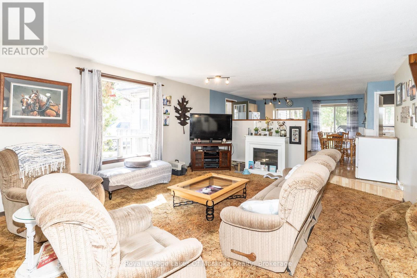 












555 WAGNER STREET

,
Gravenhurst (Muskoka (S)),




Ontario
P1P1E1

