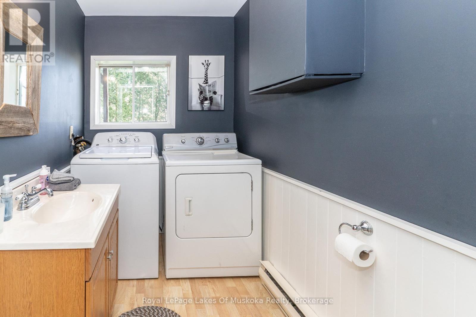 












555 WAGNER STREET

,
Gravenhurst (Muskoka (S)),




Ontario
P1P1E1

