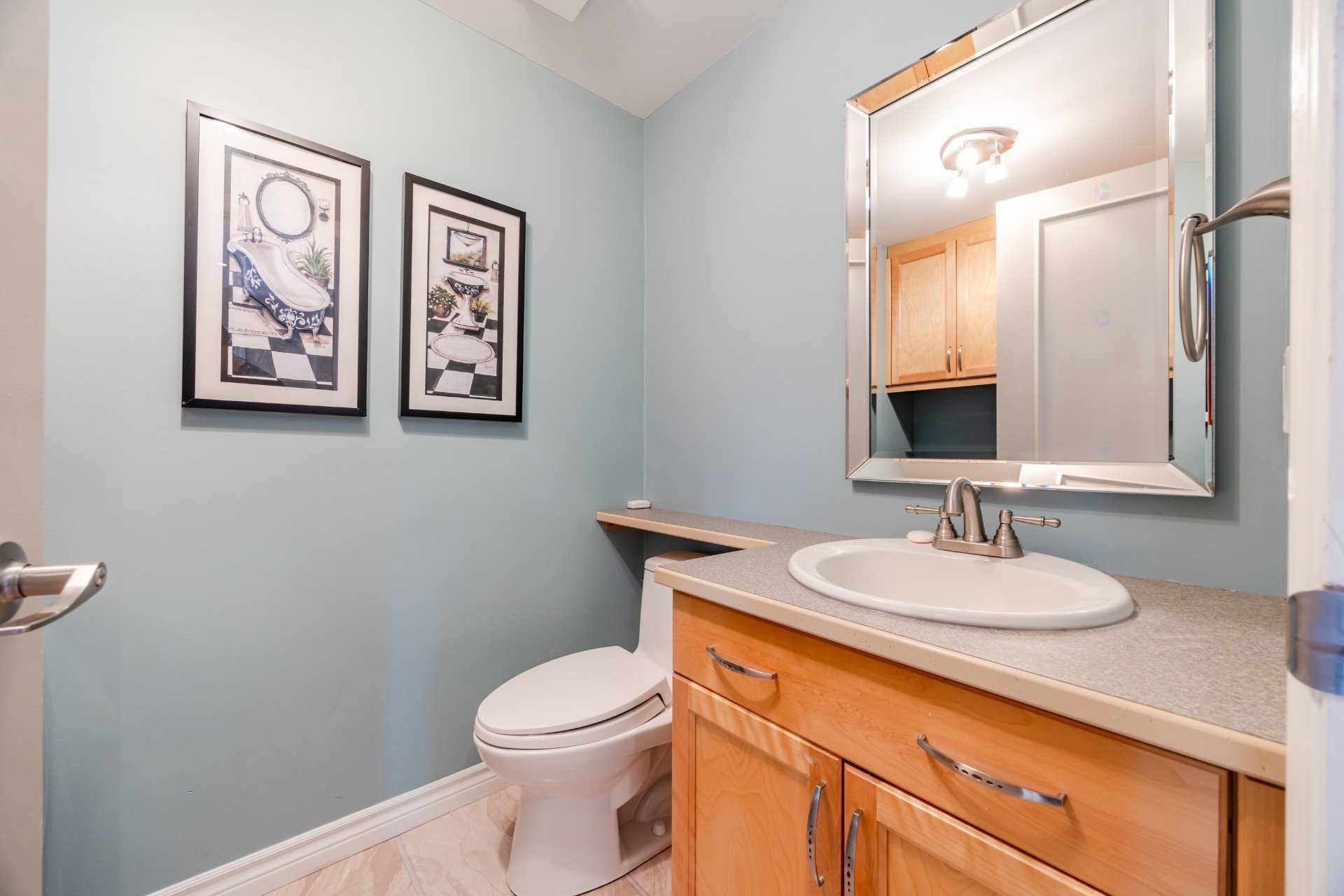 









218


Rue du Niagara

,
Kirkland,




QC
H9J3W7

