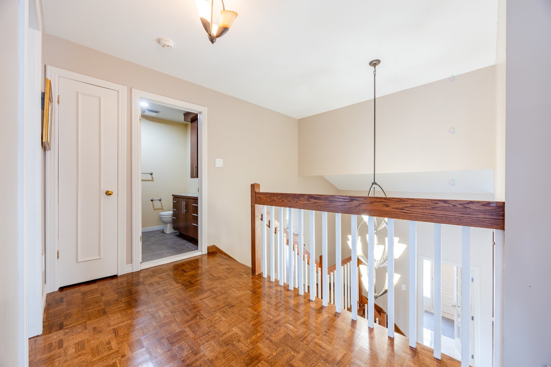 









218


Rue du Niagara

,
Kirkland,




QC
H9J3W7

