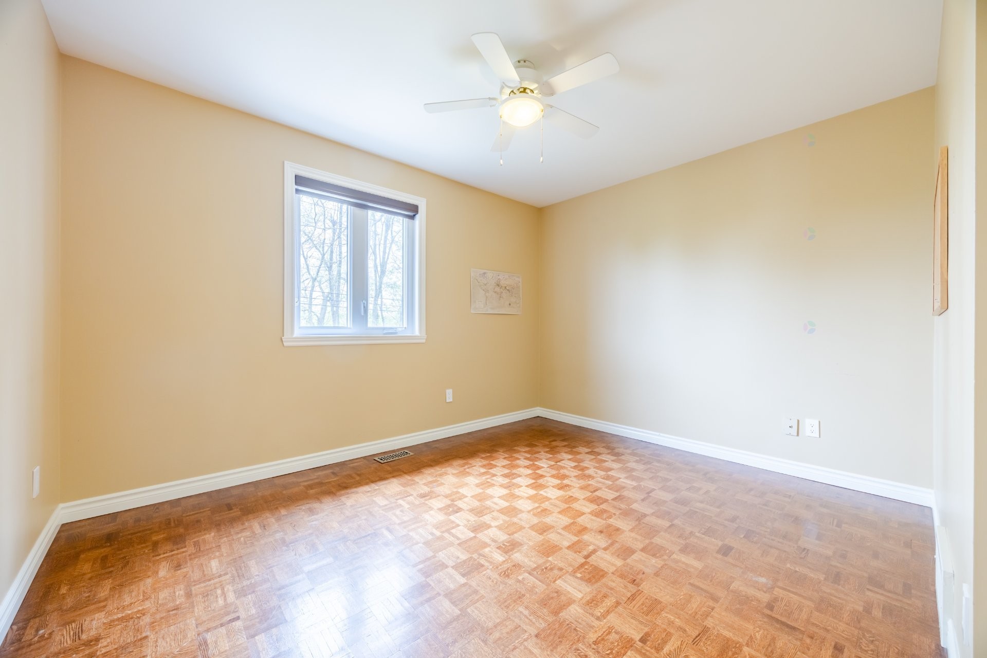 









218


Rue du Niagara

,
Kirkland,




QC
H9J3W7


