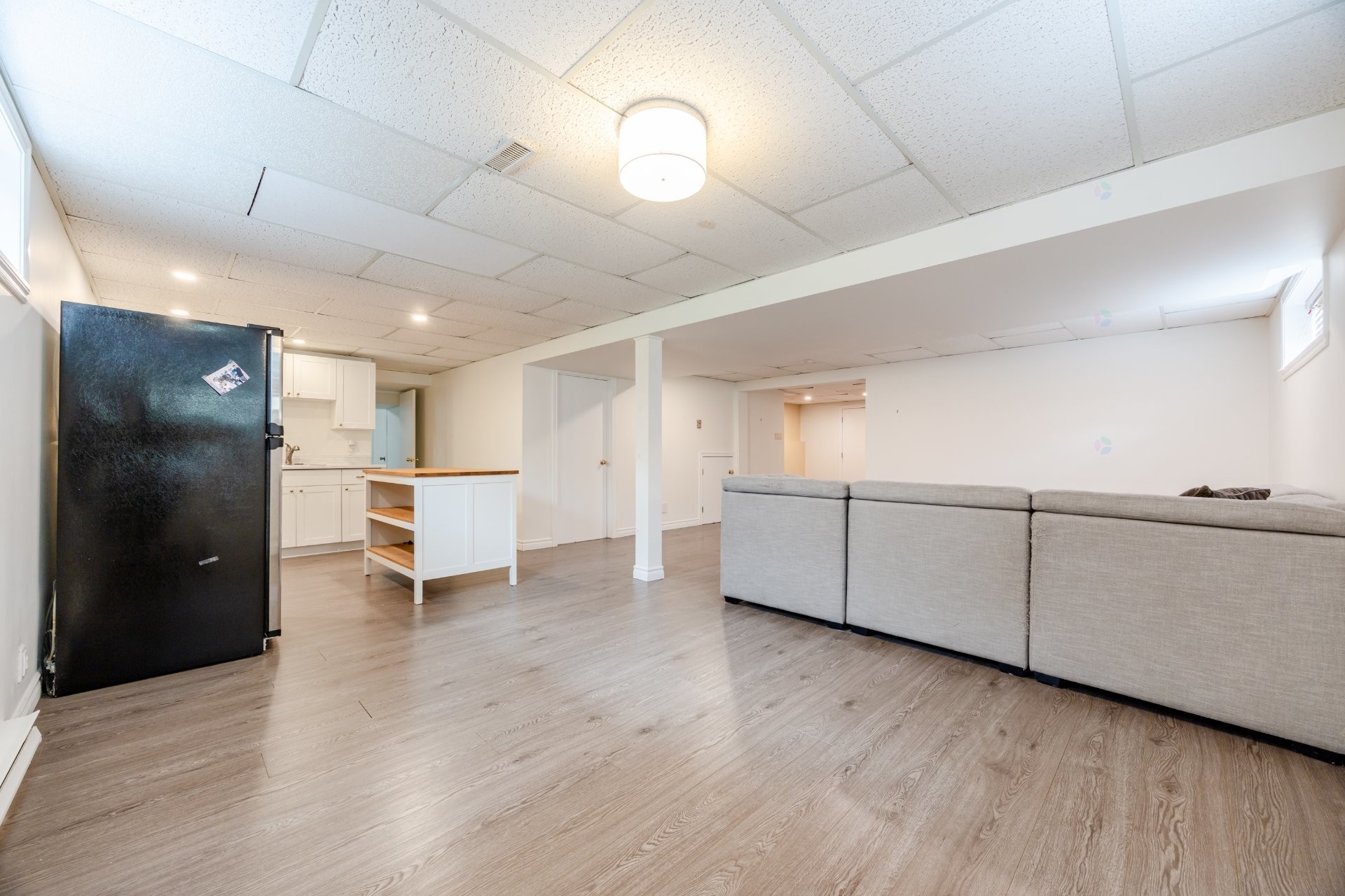 









218


Rue du Niagara

,
Kirkland,




QC
H9J3W7

