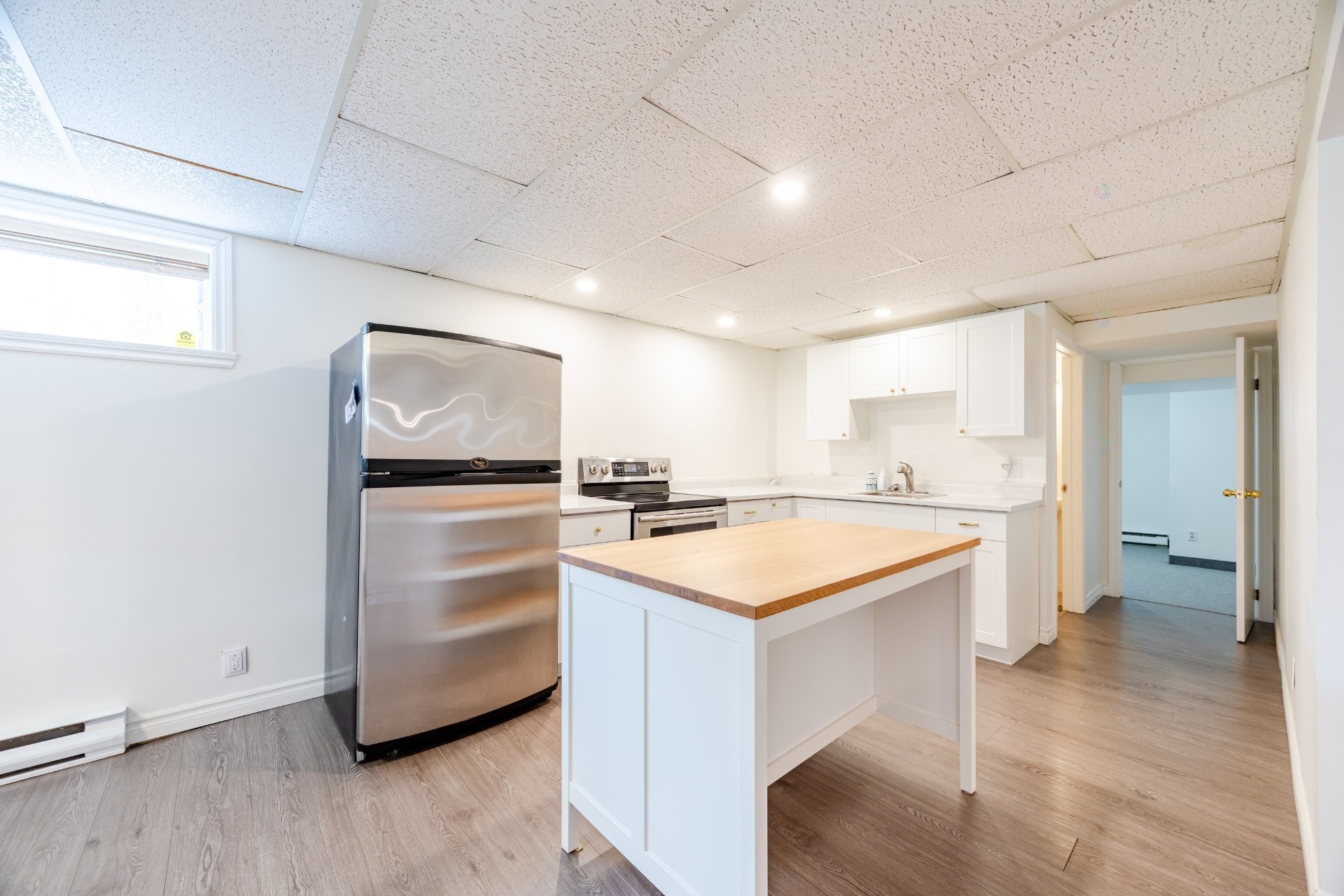 









218


Rue du Niagara

,
Kirkland,




QC
H9J3W7

