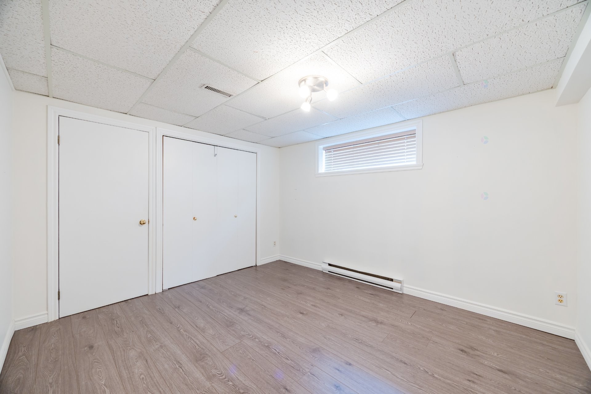 









218


Rue du Niagara

,
Kirkland,




QC
H9J3W7

