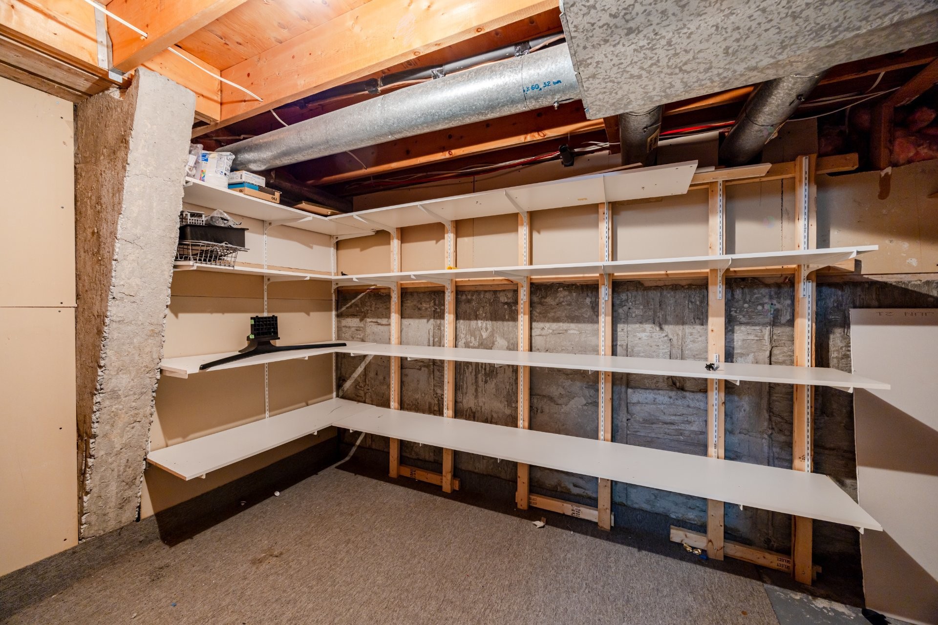 









218


Rue du Niagara

,
Kirkland,




QC
H9J3W7

