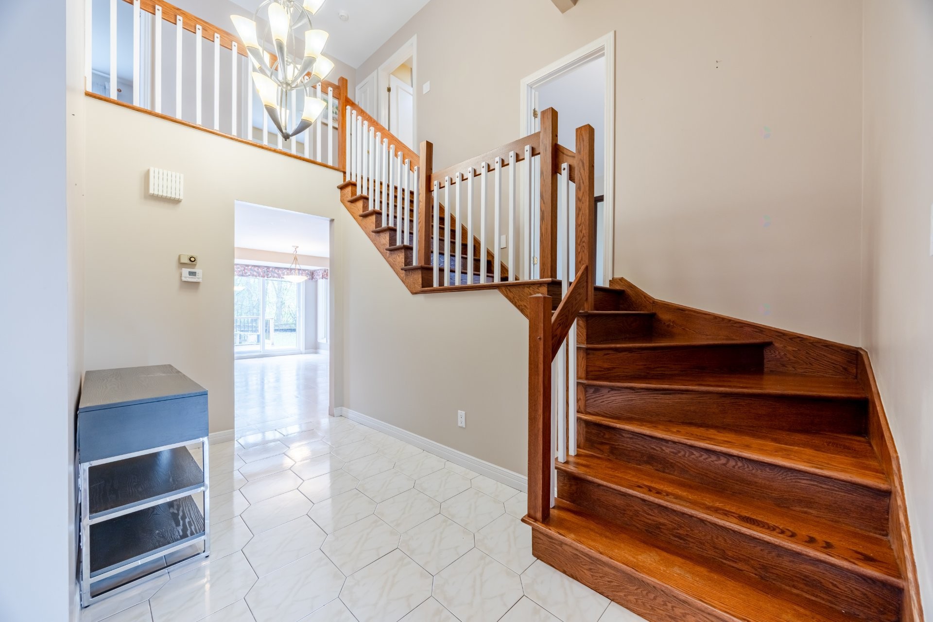 









218


Rue du Niagara

,
Kirkland,




QC
H9J3W7

