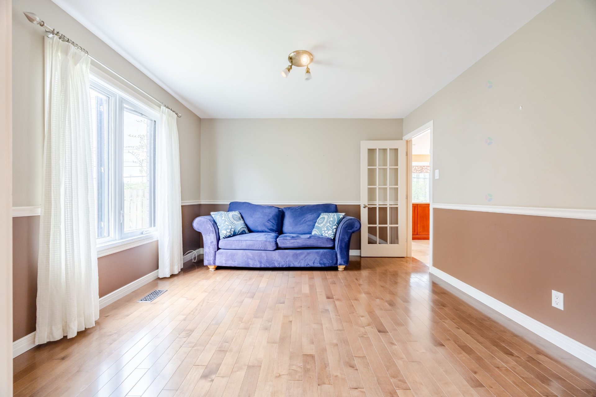 









218


Rue du Niagara

,
Kirkland,




QC
H9J3W7

