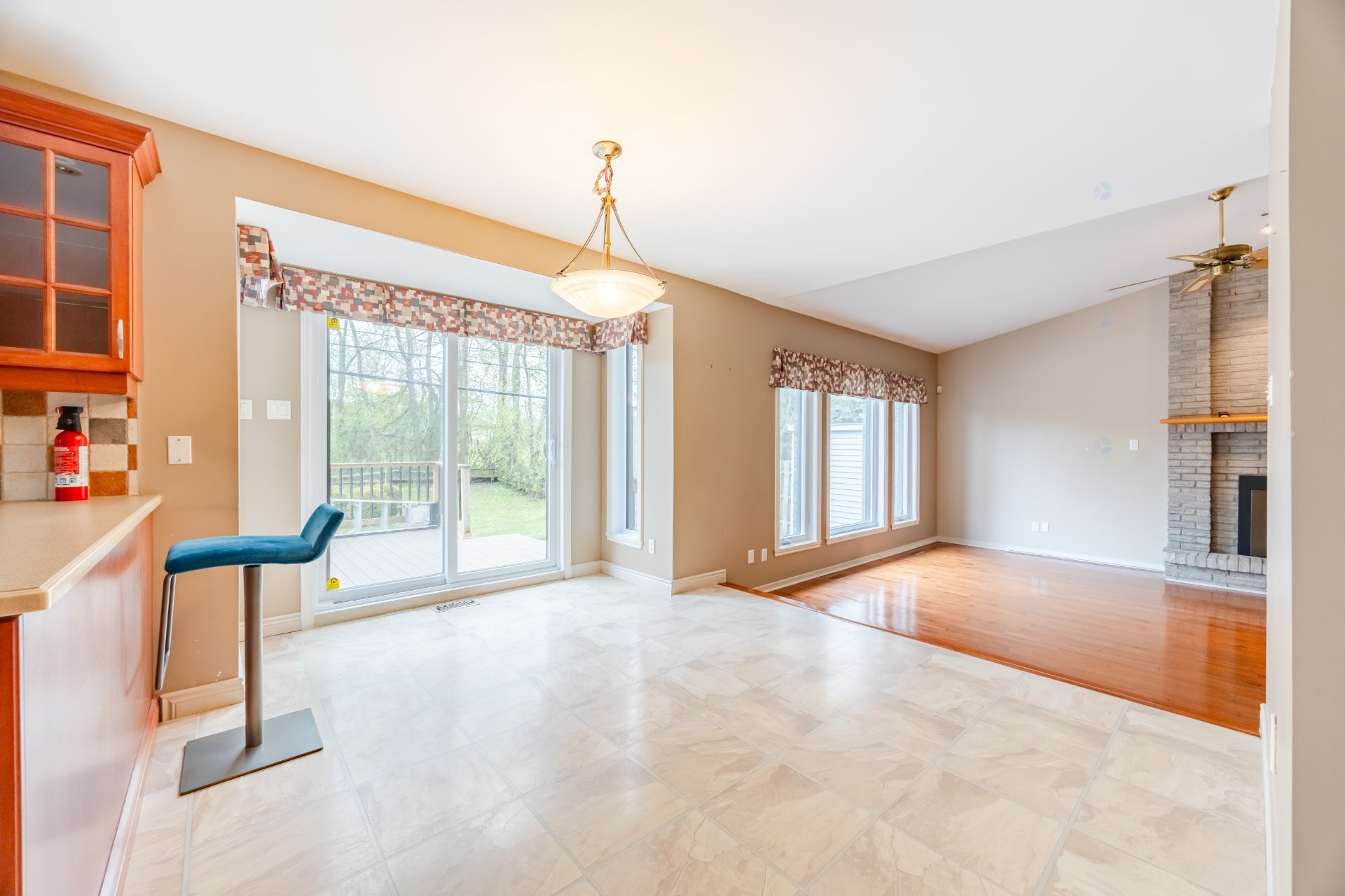 









218


Rue du Niagara

,
Kirkland,




QC
H9J3W7

