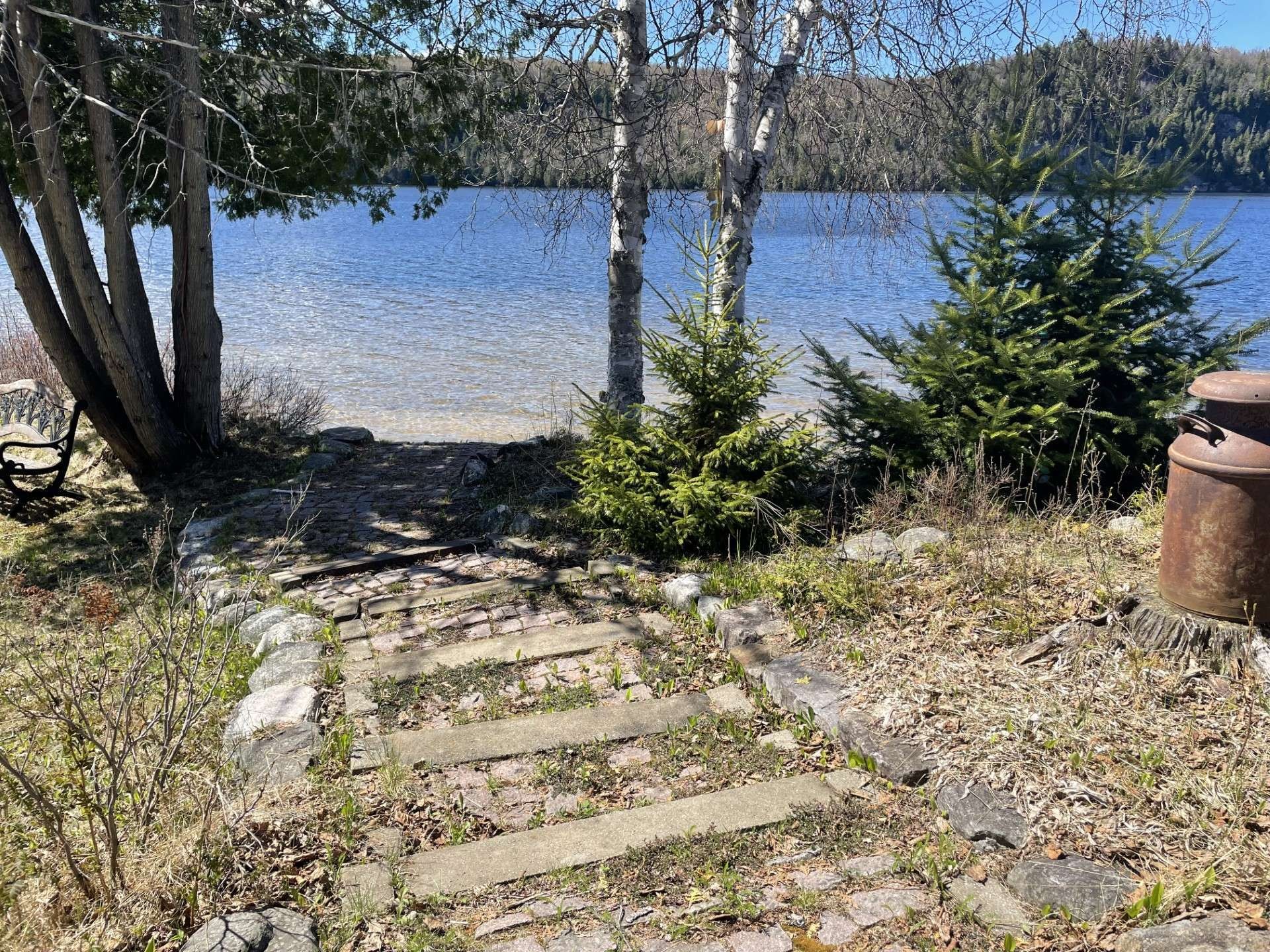 









699


Ch. du Lac-des-Cornes

,
Chute-Saint-Philippe,




QC
J0W1A0

