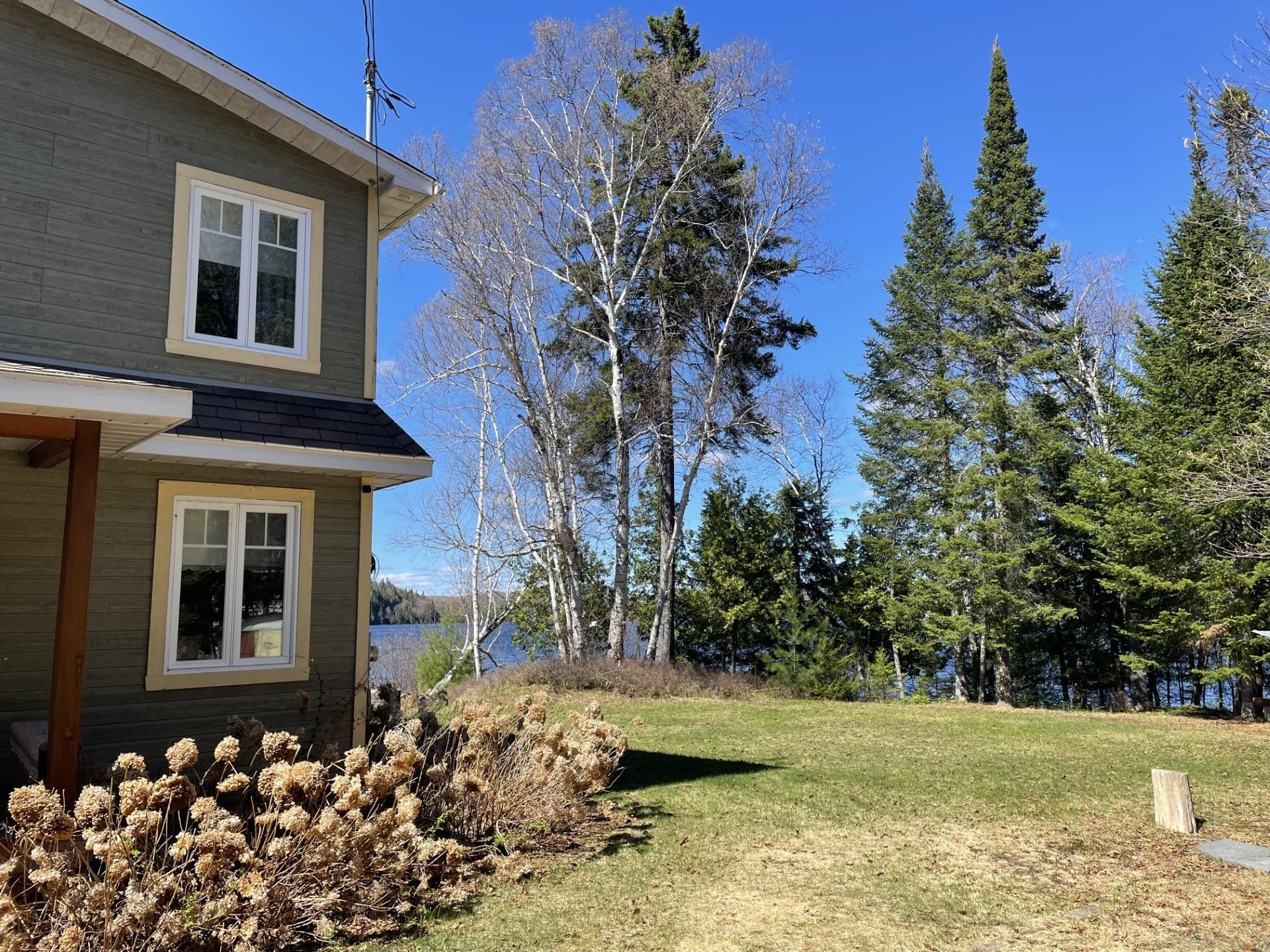 









699


Ch. du Lac-des-Cornes

,
Chute-Saint-Philippe,




QC
J0W1A0

