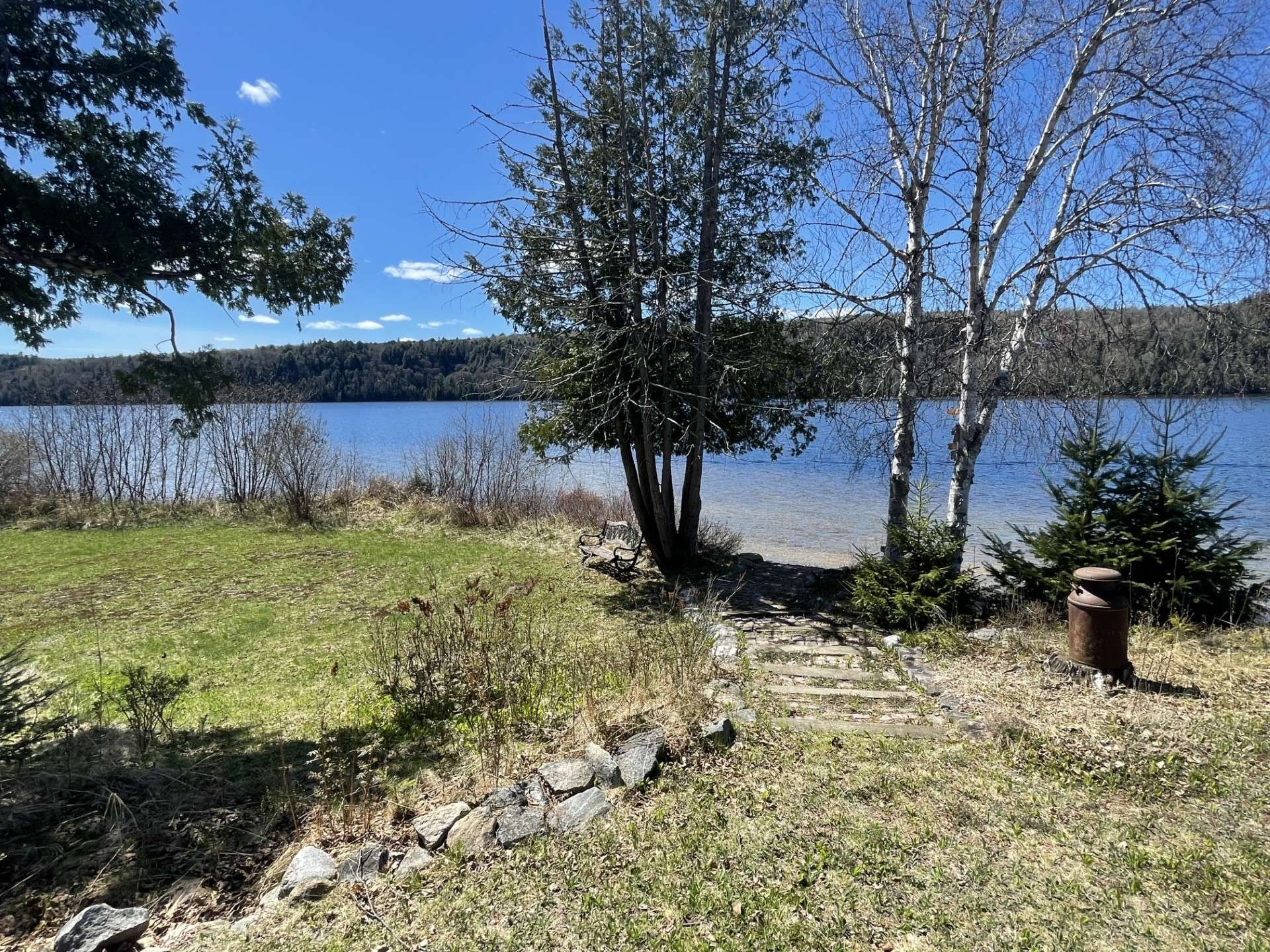 









699


Ch. du Lac-des-Cornes

,
Chute-Saint-Philippe,




QC
J0W1A0

