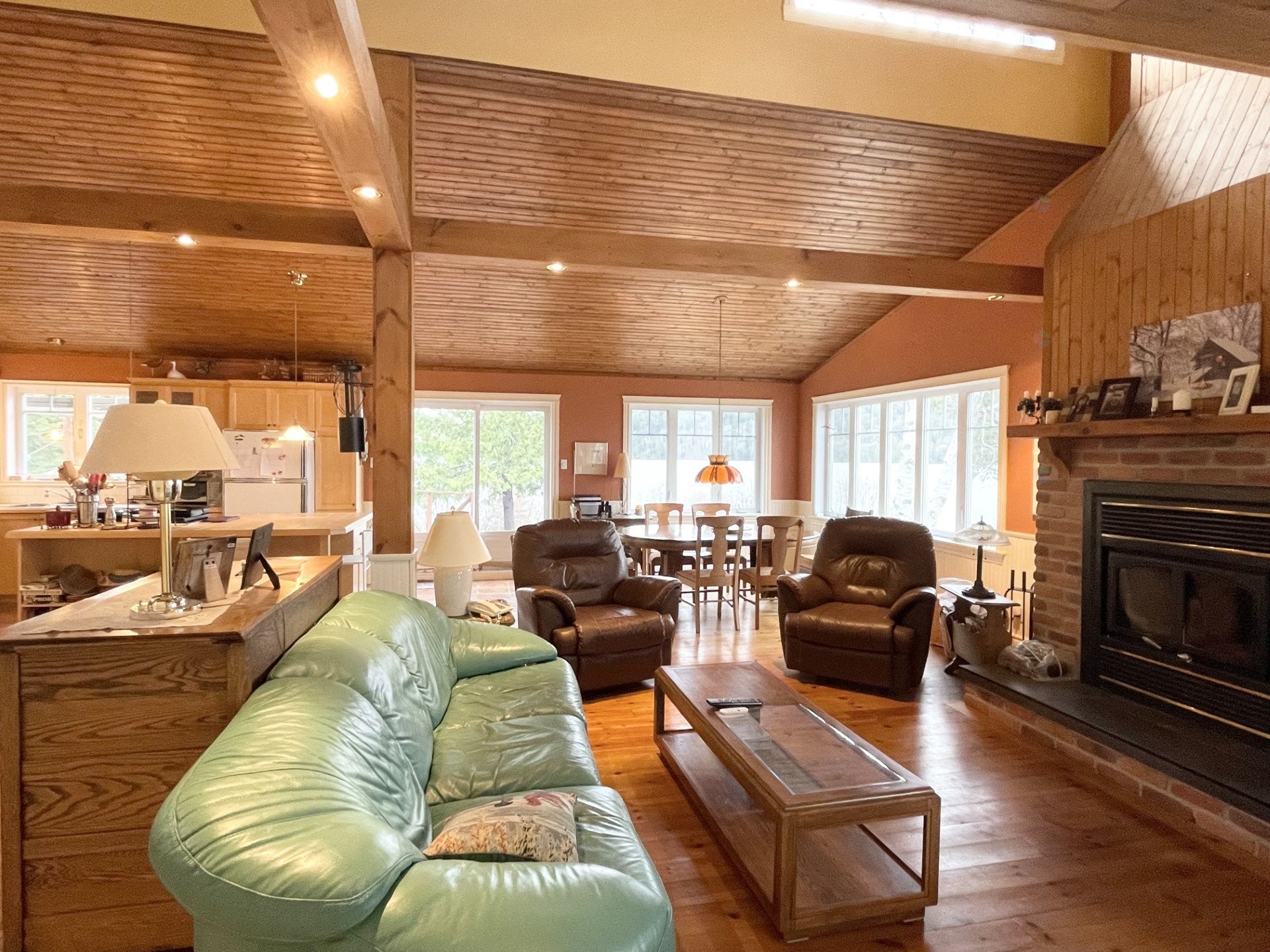 









699


Ch. du Lac-des-Cornes

,
Chute-Saint-Philippe,




QC
J0W1A0

