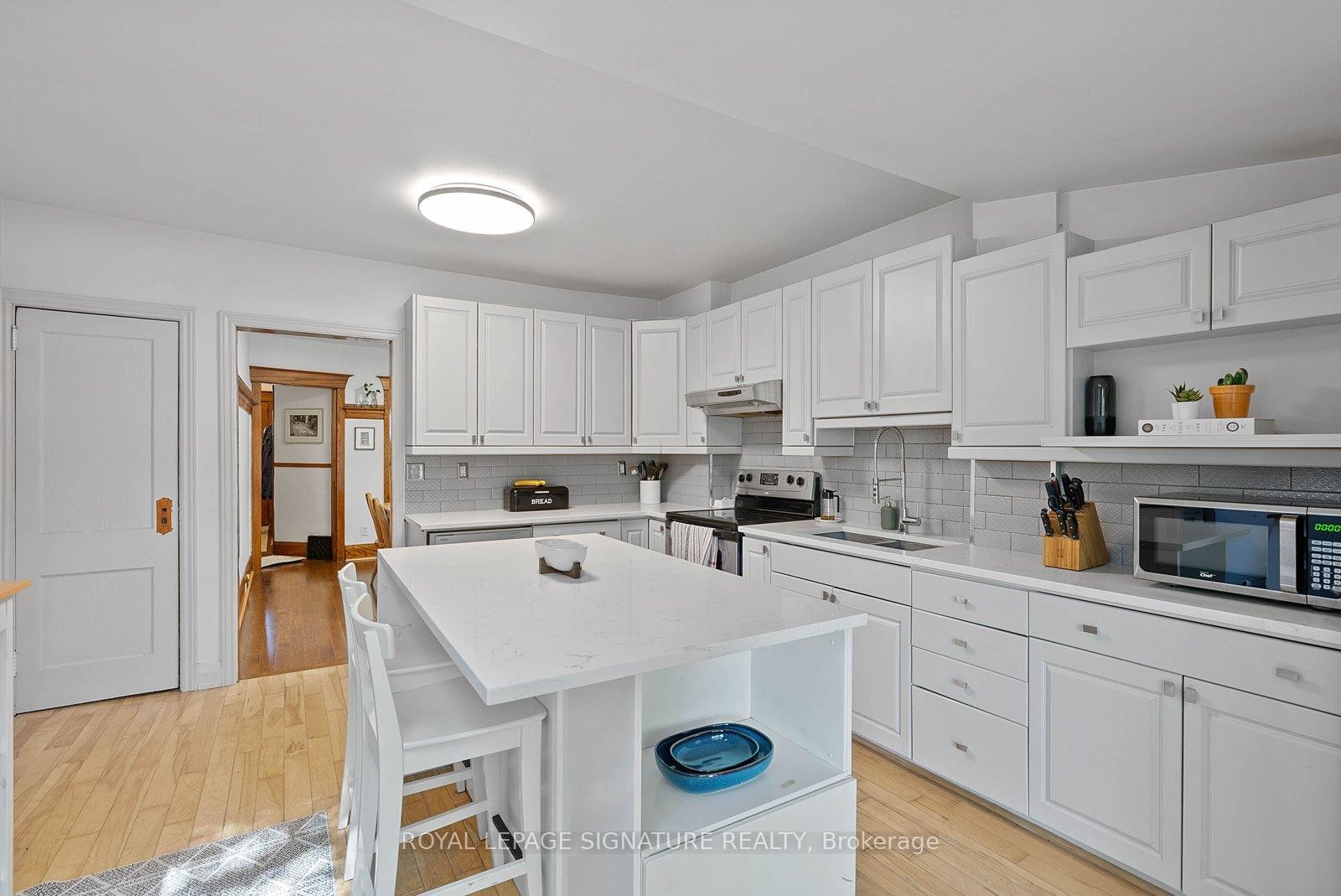 









55


Kingston

Road,
Toronto,




ON
M4L 1S5

