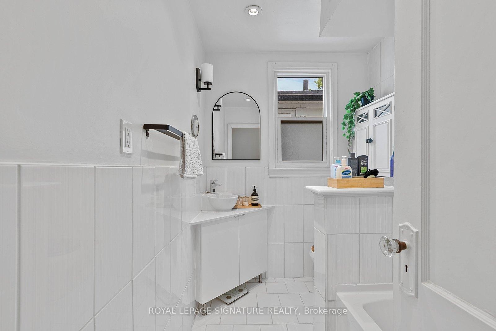 









55


Kingston

Road,
Toronto,




ON
M4L 1S5

