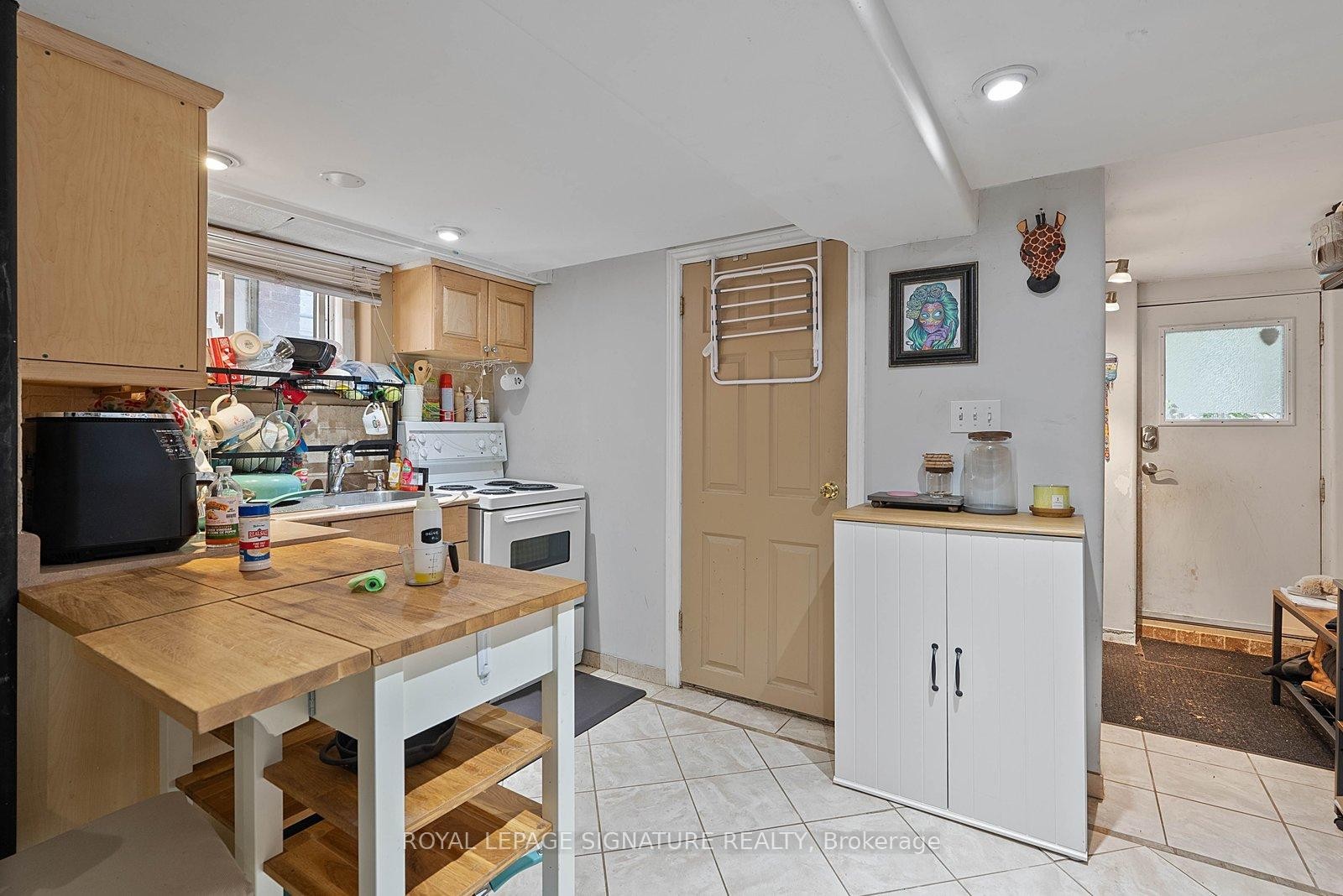 









55


Kingston

Road,
Toronto,




ON
M4L 1S5

