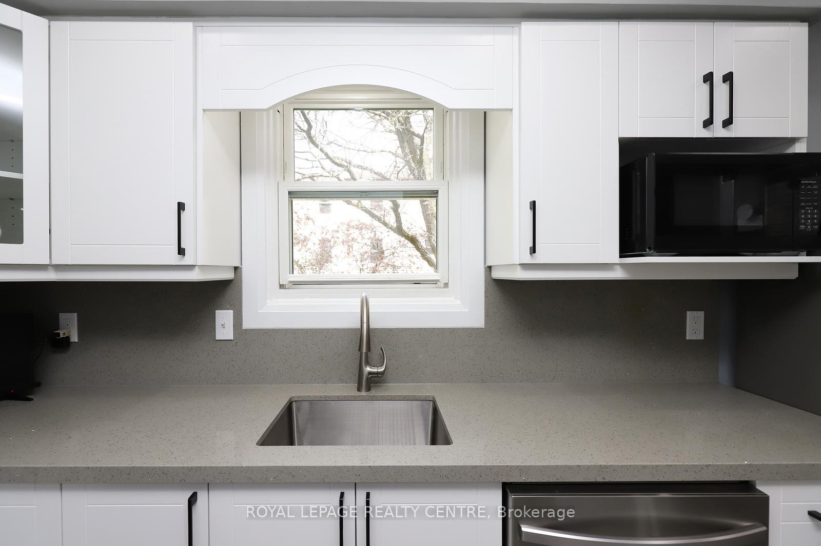 









7340


Copenhagen

Road, 35,
Mississauga,




ON
L5N 2S5

