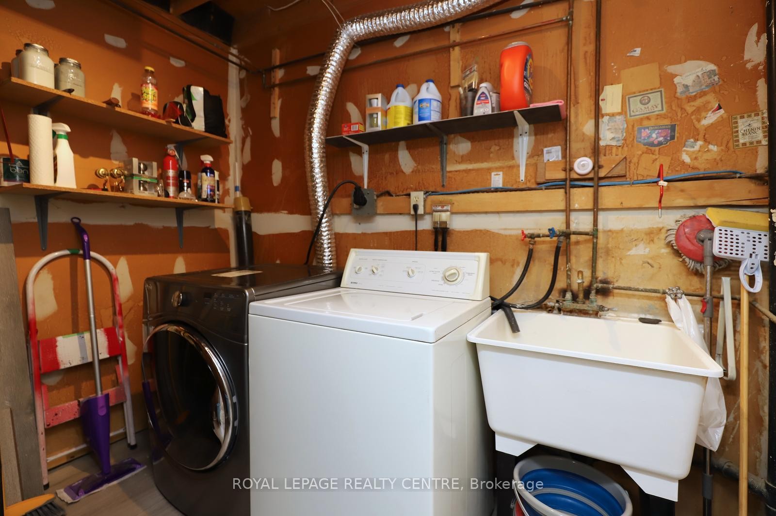 









7340


Copenhagen

Road, 35,
Mississauga,




ON
L5N 2S5

