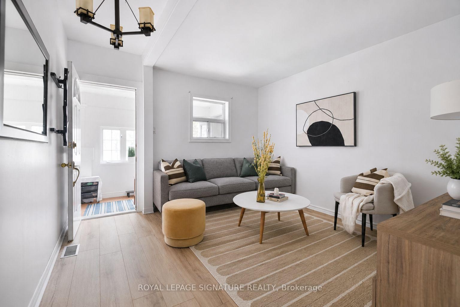 









13


Auburn

Avenue,
Toronto,




ON
M6H 2L6

