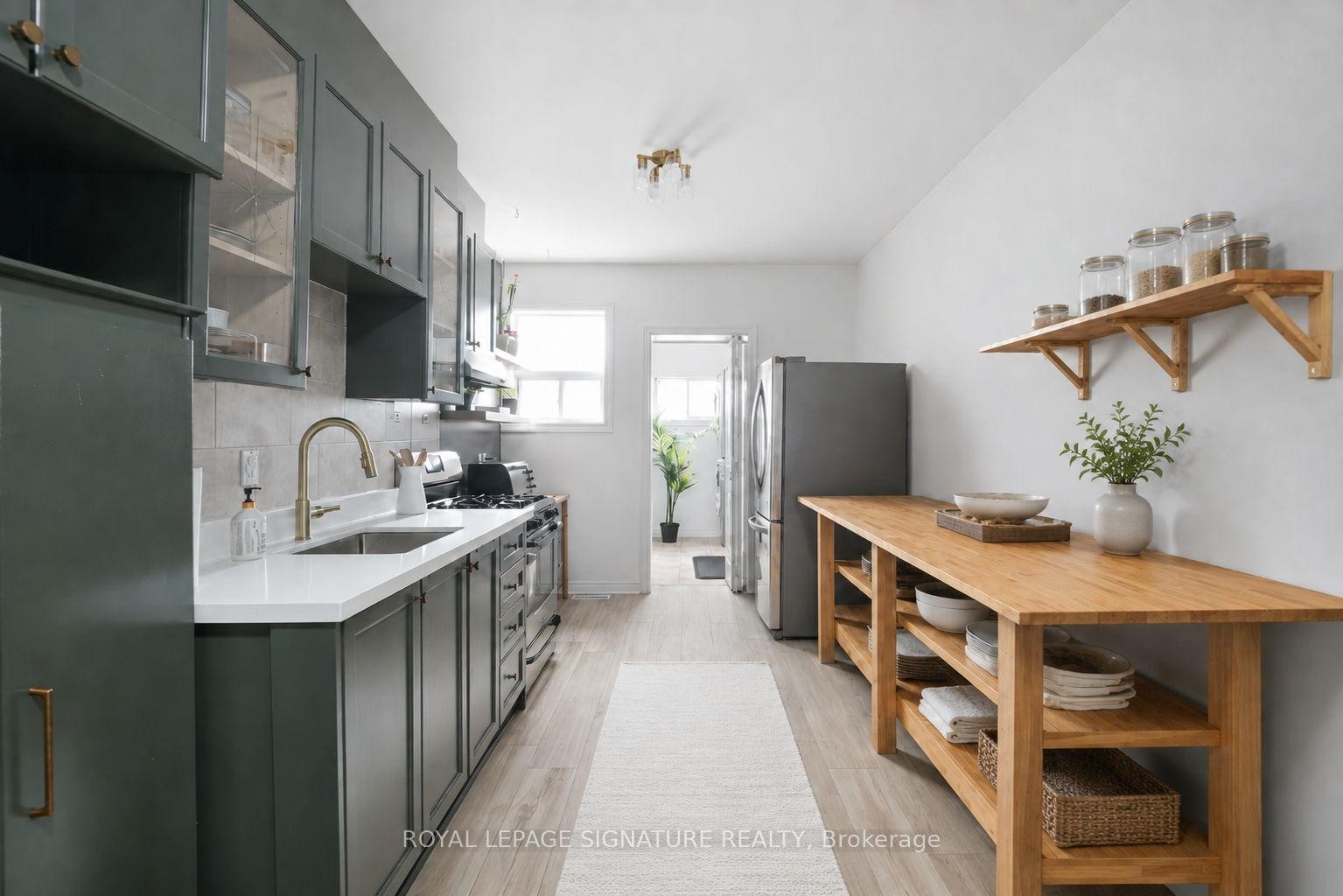 









13


Auburn

Avenue,
Toronto,




ON
M6H 2L6

