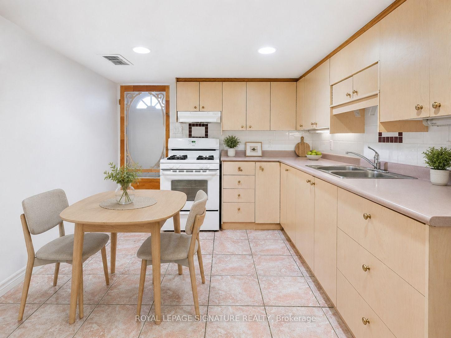 









13


Auburn

Avenue,
Toronto,




ON
M6H 2L6

