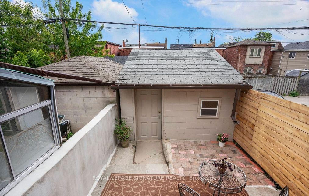 









13


Auburn

Avenue,
Toronto,




ON
M6H 2L6

