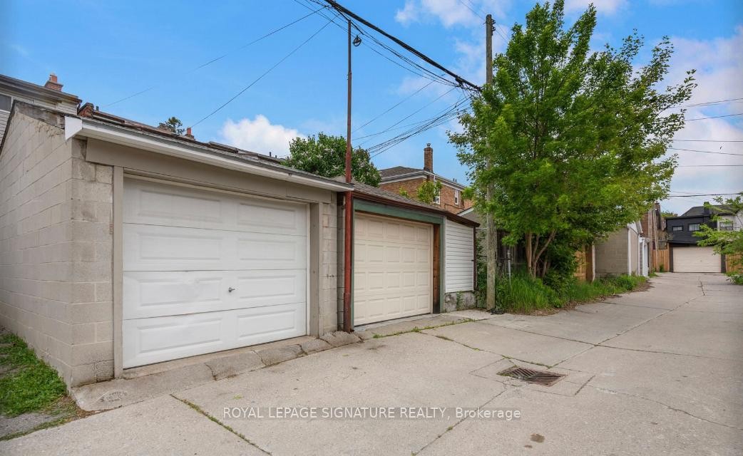 









13


Auburn

Avenue,
Toronto,




ON
M6H 2L6

