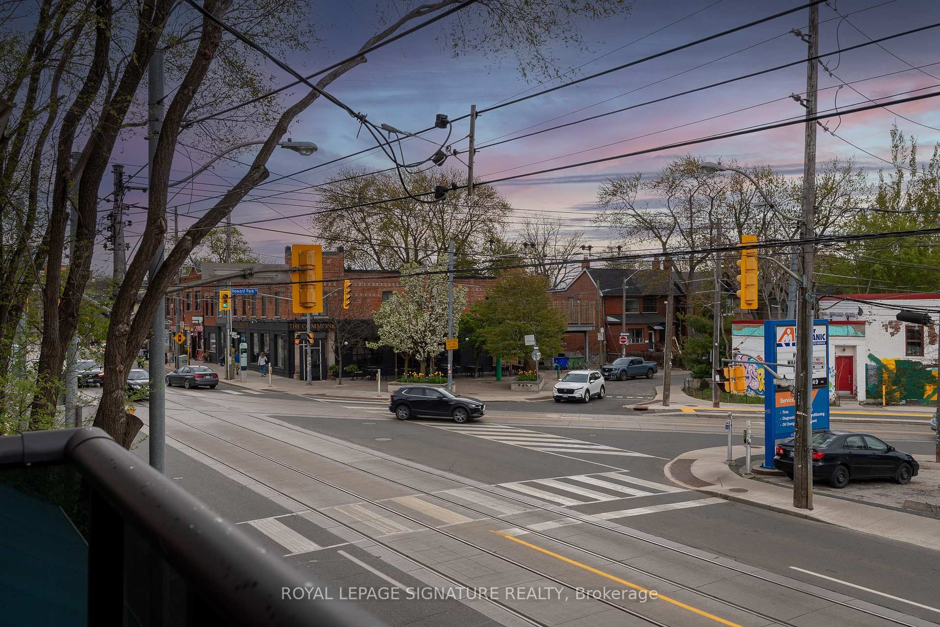 









2090


Dundas

Street West, 1A,
Toronto,




ON
M6R 1W9


