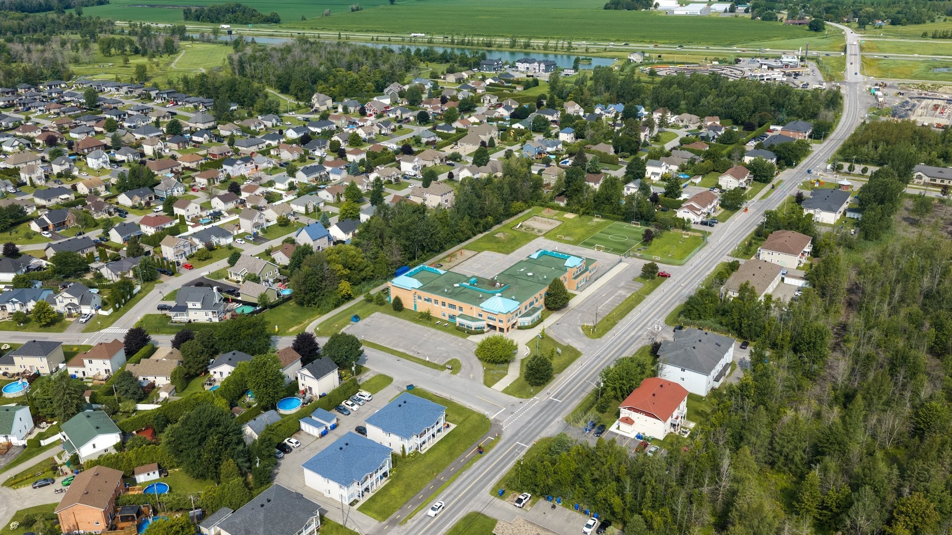 









1185


Rue Principale

, 1,
Saint-Zotique,




QC
J0P1Z0

