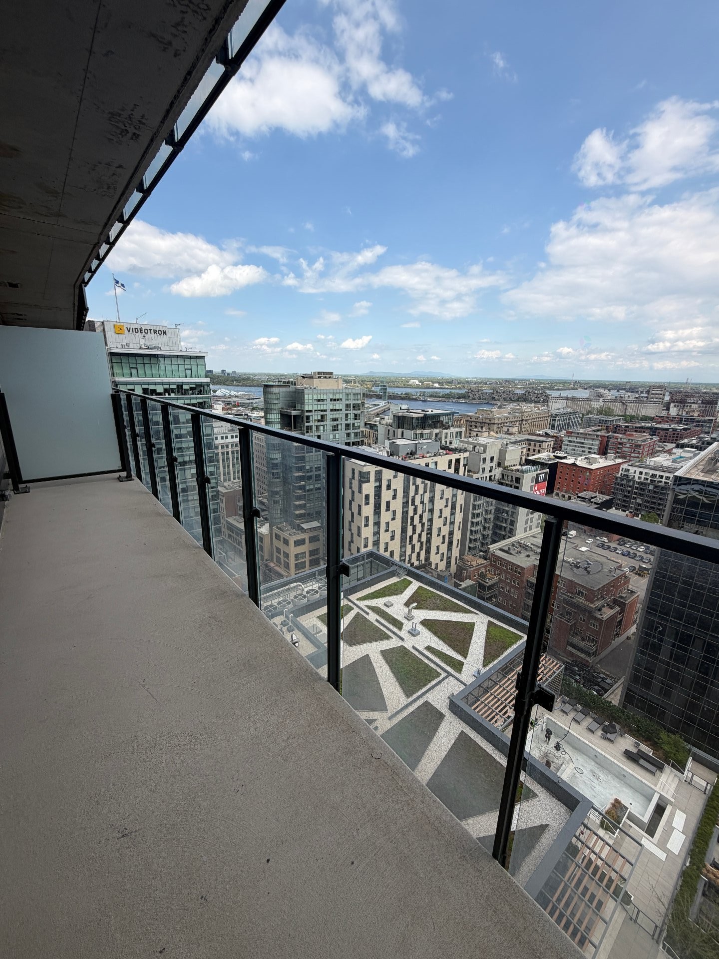 









720


Rue St-Jacques

, 2106,
Montréal (Ville-Marie),




QC
H3C1A1


