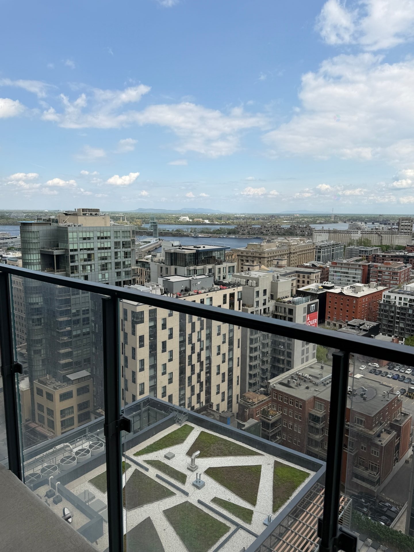 









720


Rue St-Jacques

, 2106,
Montréal (Ville-Marie),




QC
H3C1A1

