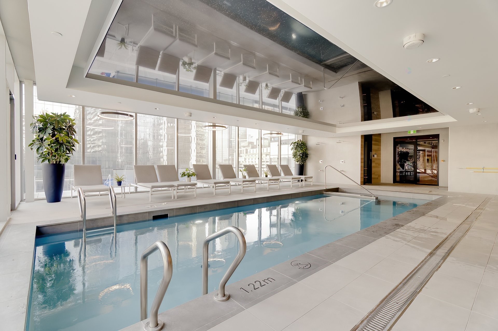 









720


Rue St-Jacques

, 2106,
Montréal (Ville-Marie),




QC
H3C1A1

