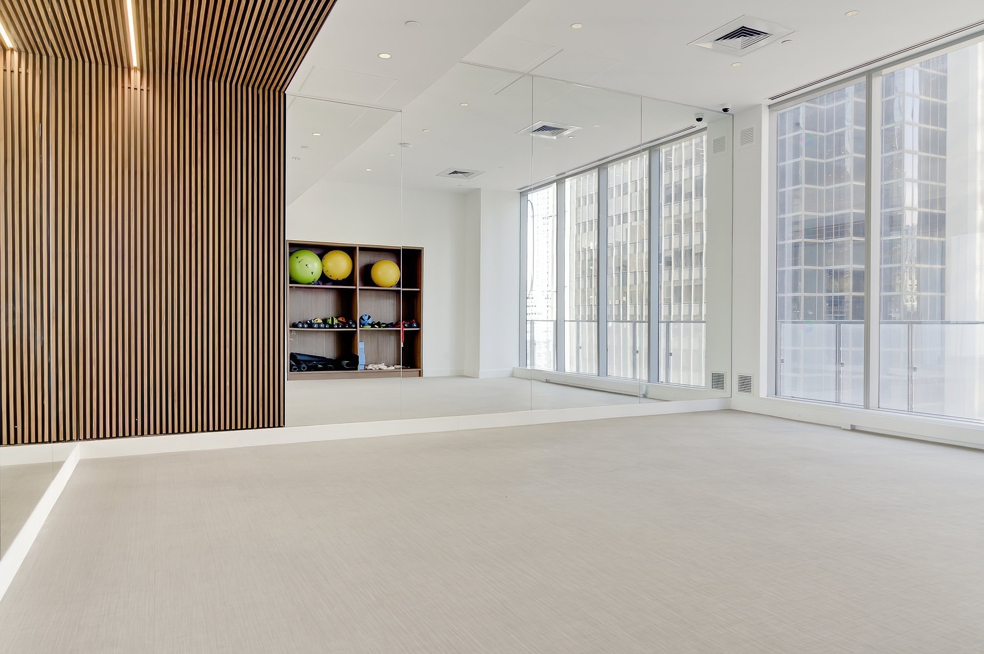 









720


Rue St-Jacques

, 2106,
Montréal (Ville-Marie),




QC
H3C1A1

