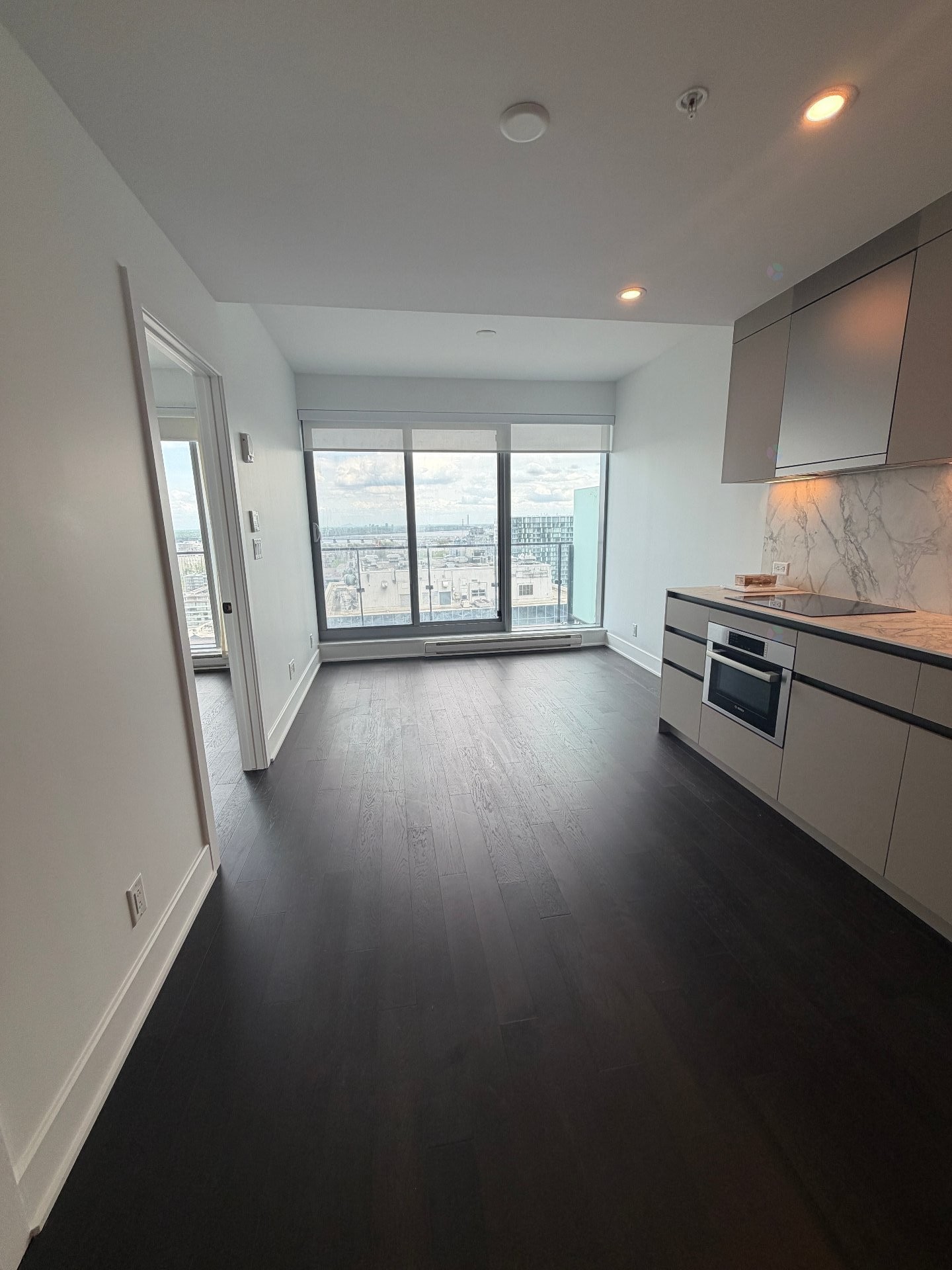 









720


Rue St-Jacques

, 2106,
Montréal (Ville-Marie),




QC
H3C1A1

